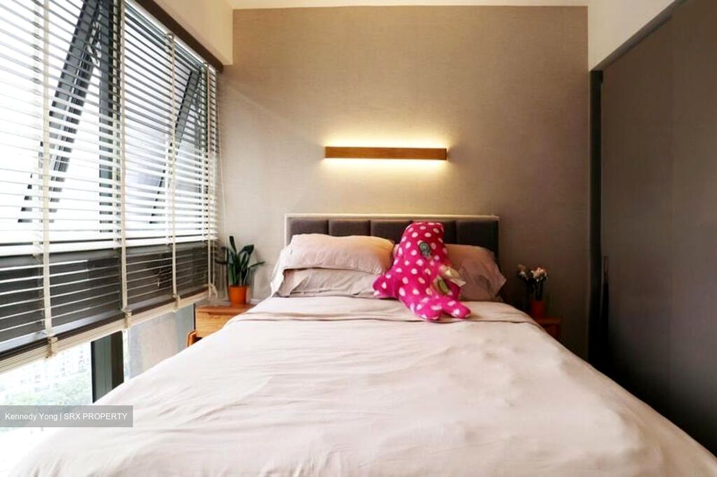 Commonwealth Towers (D3), Condominium #525126321